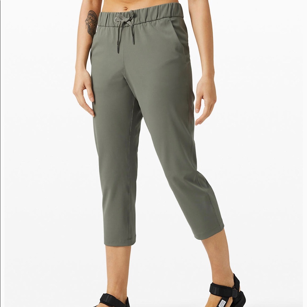 Lululemon On the Fly Crop 23” Grey Sage